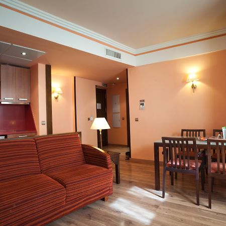 Suites Gran Via 44 Granada Bagian luar foto