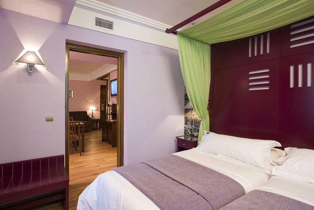 Suites Gran Via 44 Granada Bagian luar foto