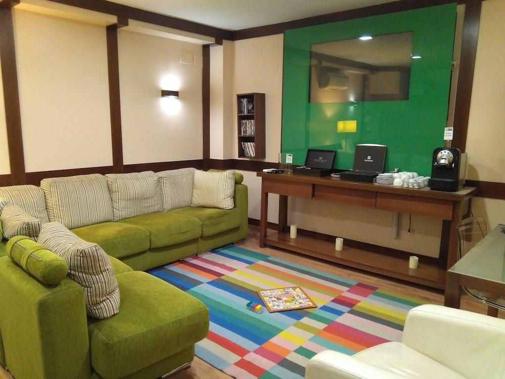 Suites Gran Via 44 Granada Bagian luar foto