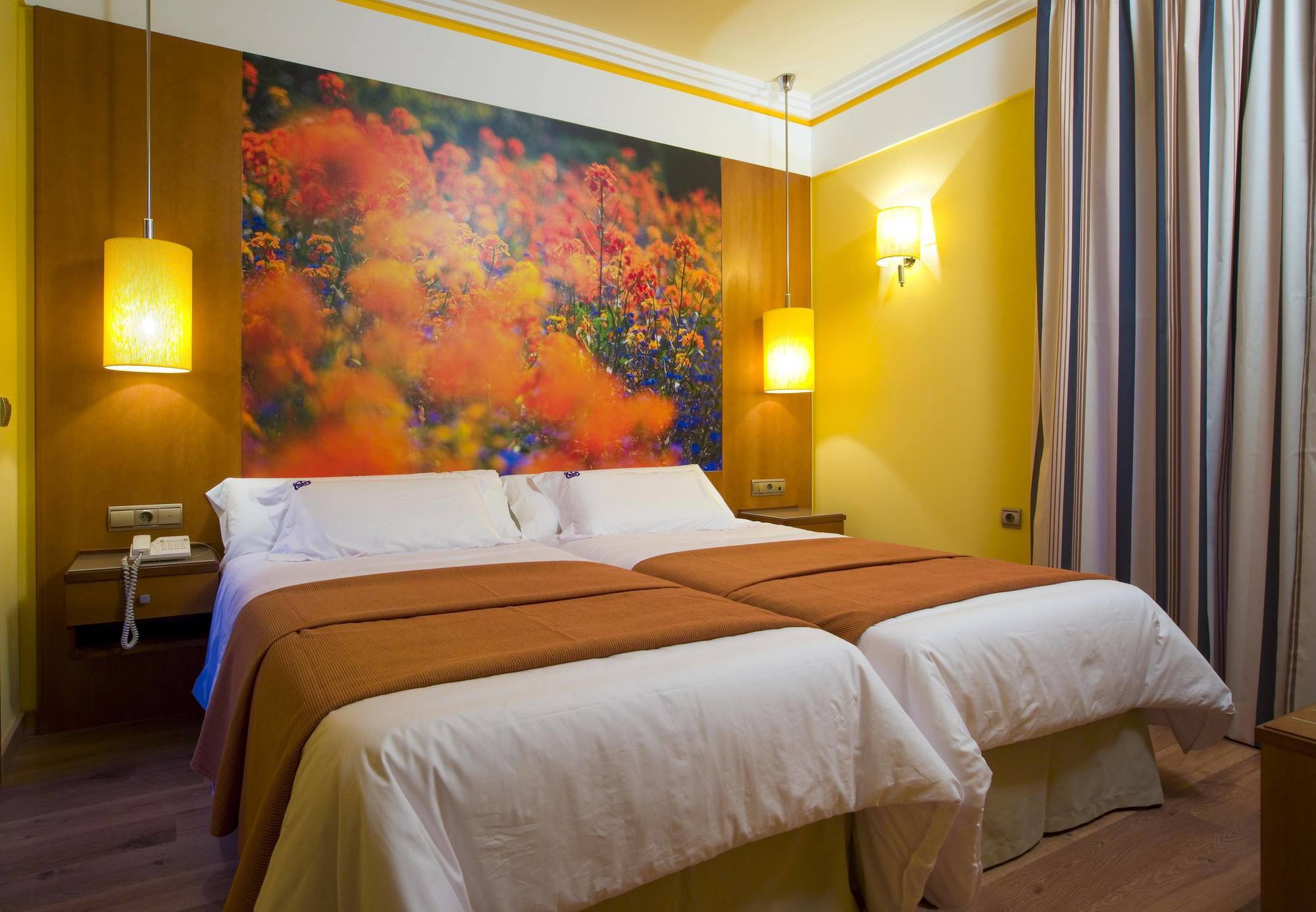 Suites Gran Via 44 Granada Bagian luar foto