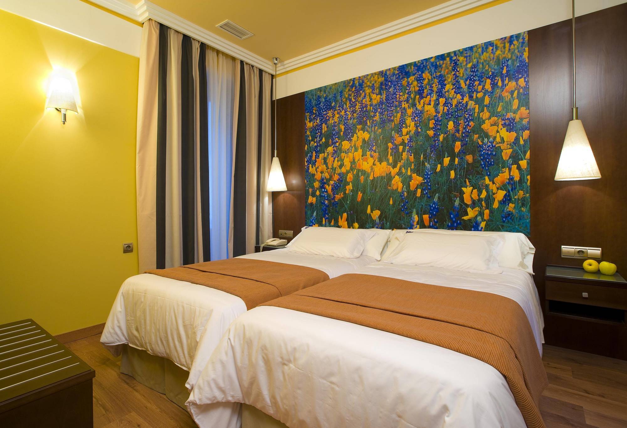 Suites Gran Via 44 Granada Bagian luar foto