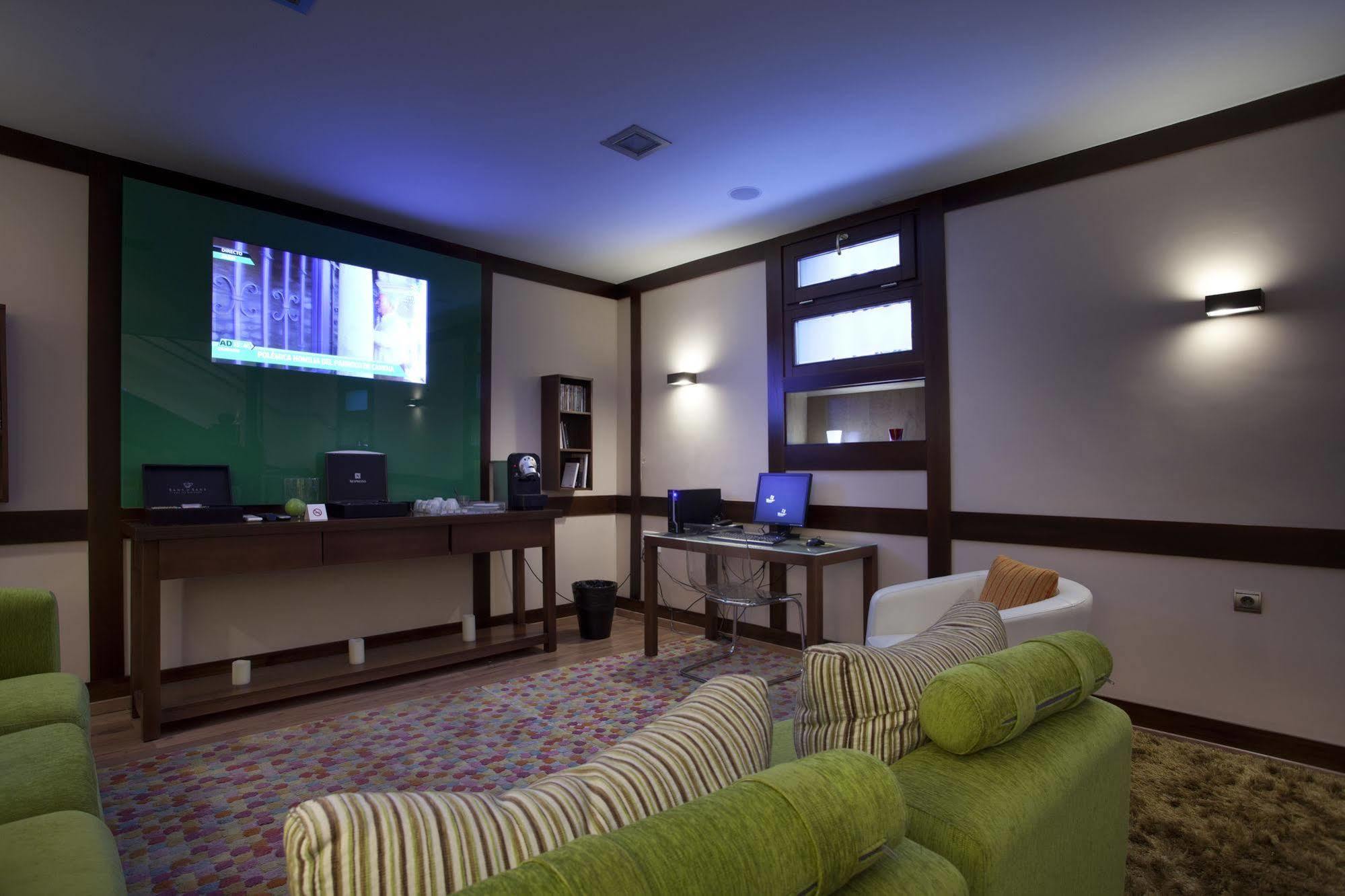 Suites Gran Via 44 Granada Bagian luar foto