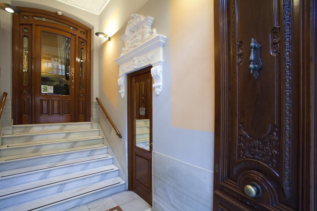 Suites Gran Via 44 Granada Bagian luar foto