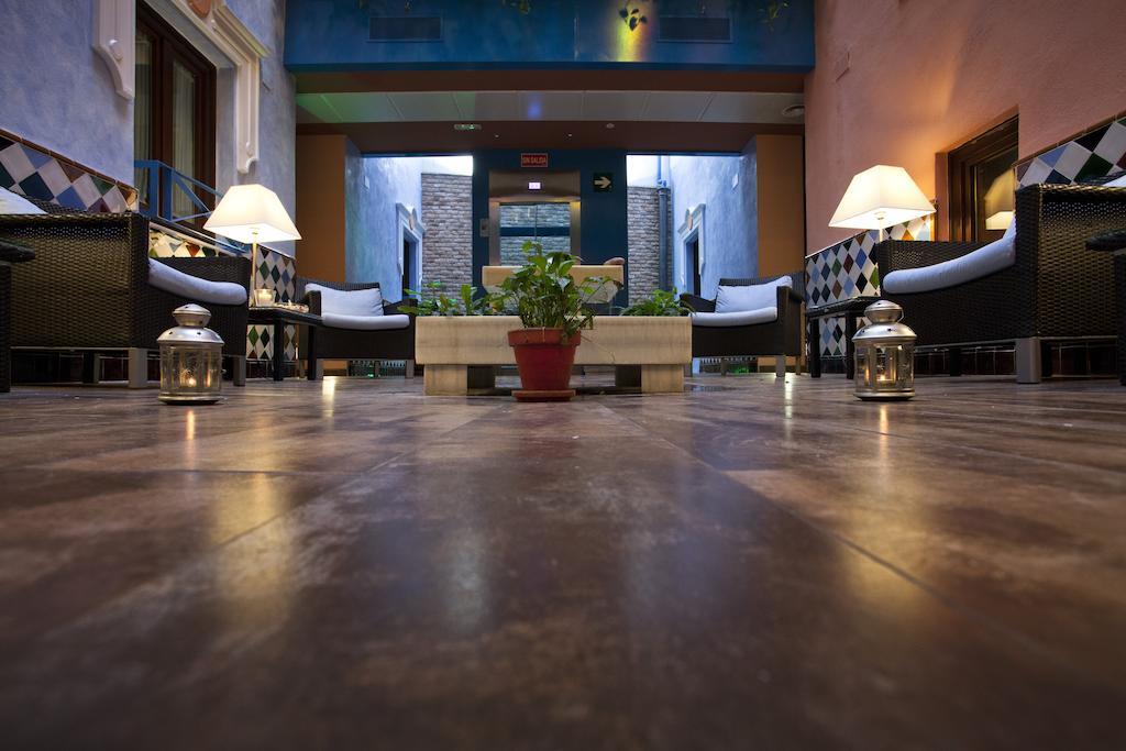 Suites Gran Via 44 Granada Bagian luar foto